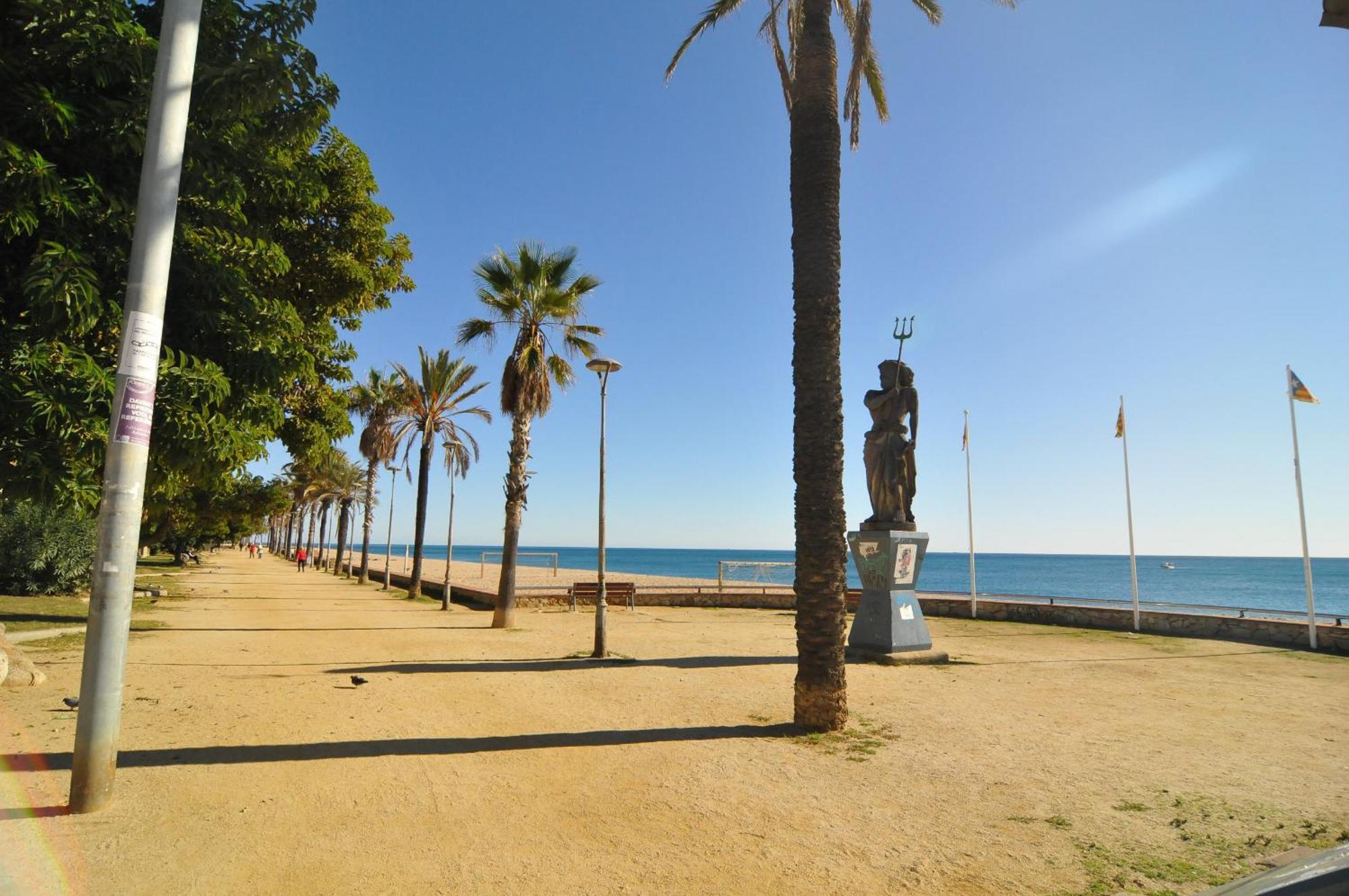 Homeholidaysrentals Palm Beach - Costa Barcelona Canet De Mar Exterior photo