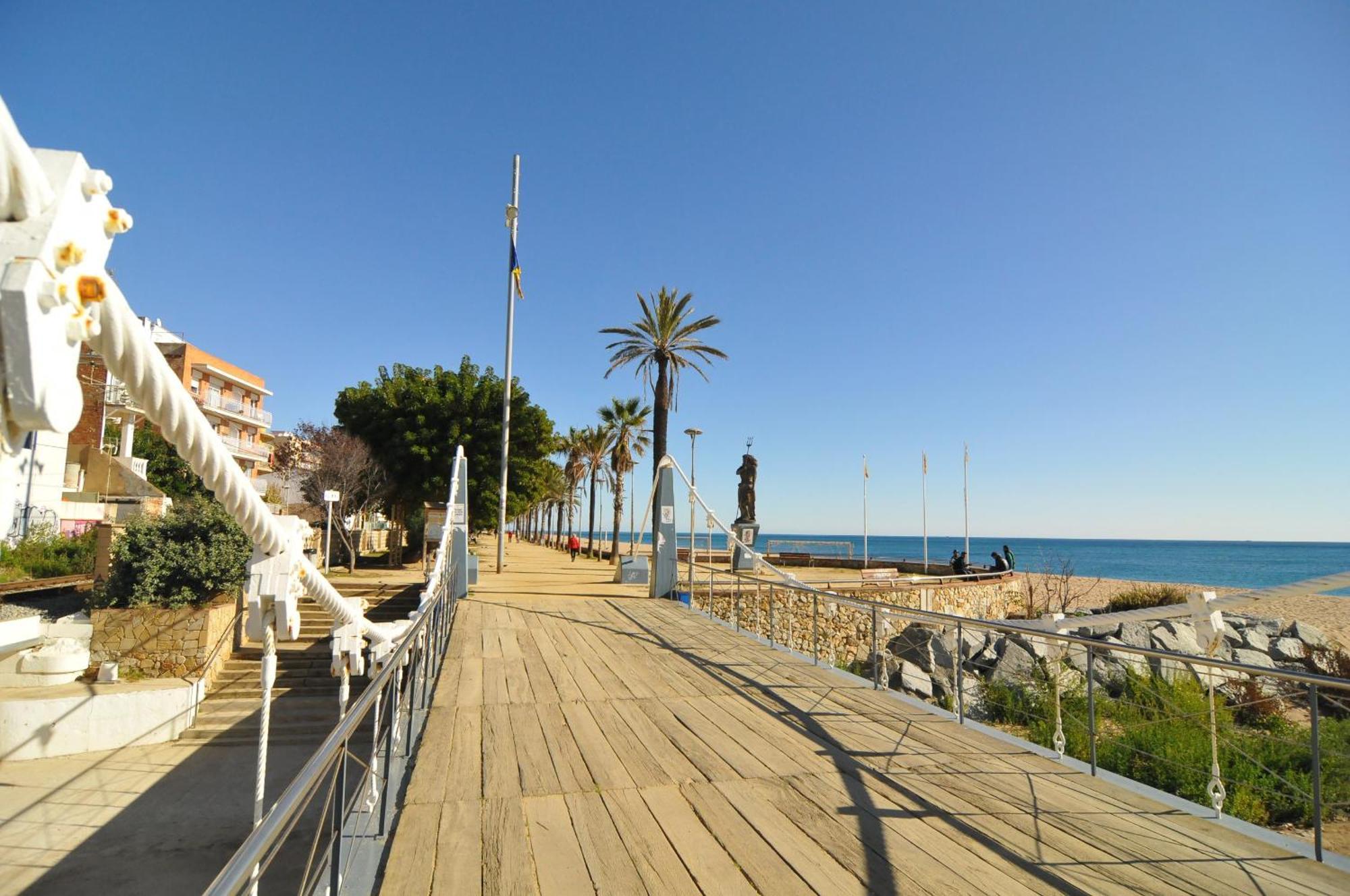 Homeholidaysrentals Palm Beach - Costa Barcelona Canet De Mar Exterior photo