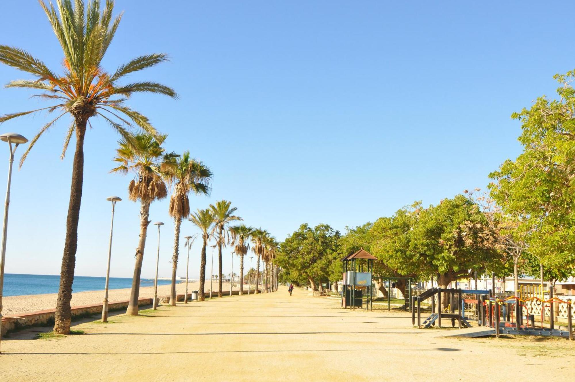 Homeholidaysrentals Palm Beach - Costa Barcelona Canet De Mar Exterior photo